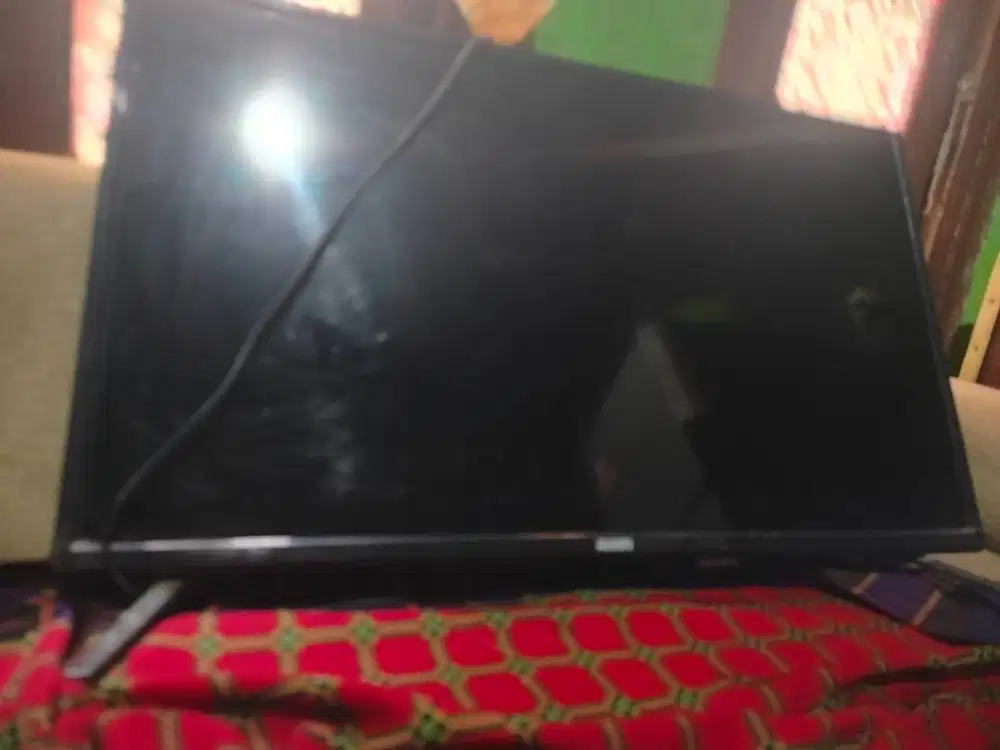 dijual tv AKARI 32inc, pemakaian kurang lebih 1tahun