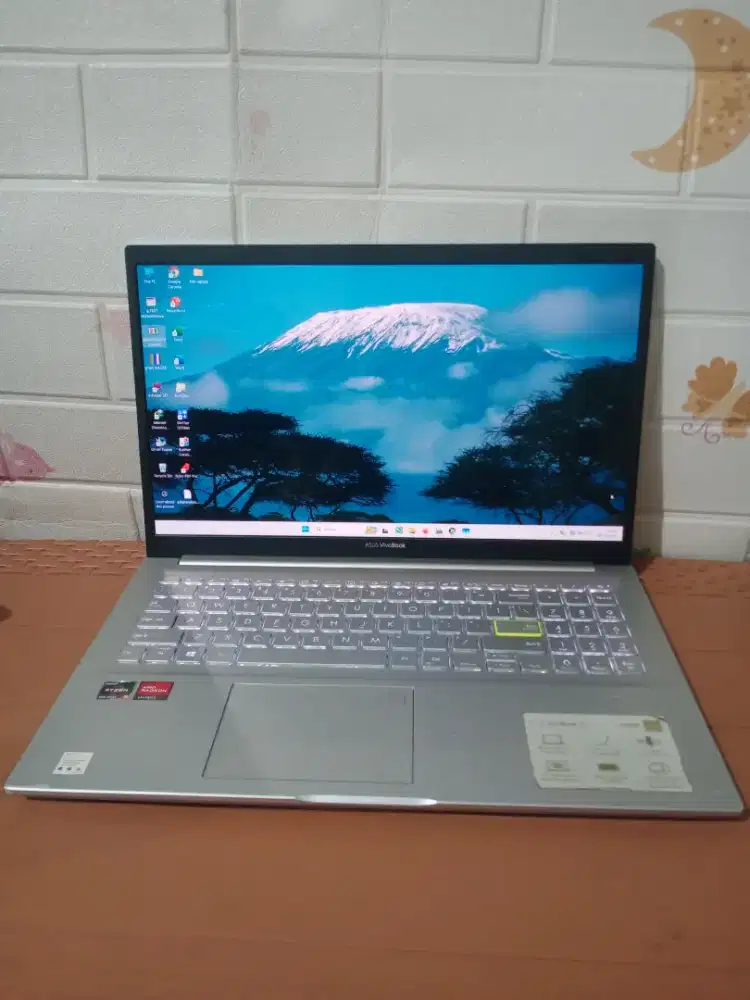 Laptop Asus vivobook ryzen 5 panel OLED 512Gb SSD