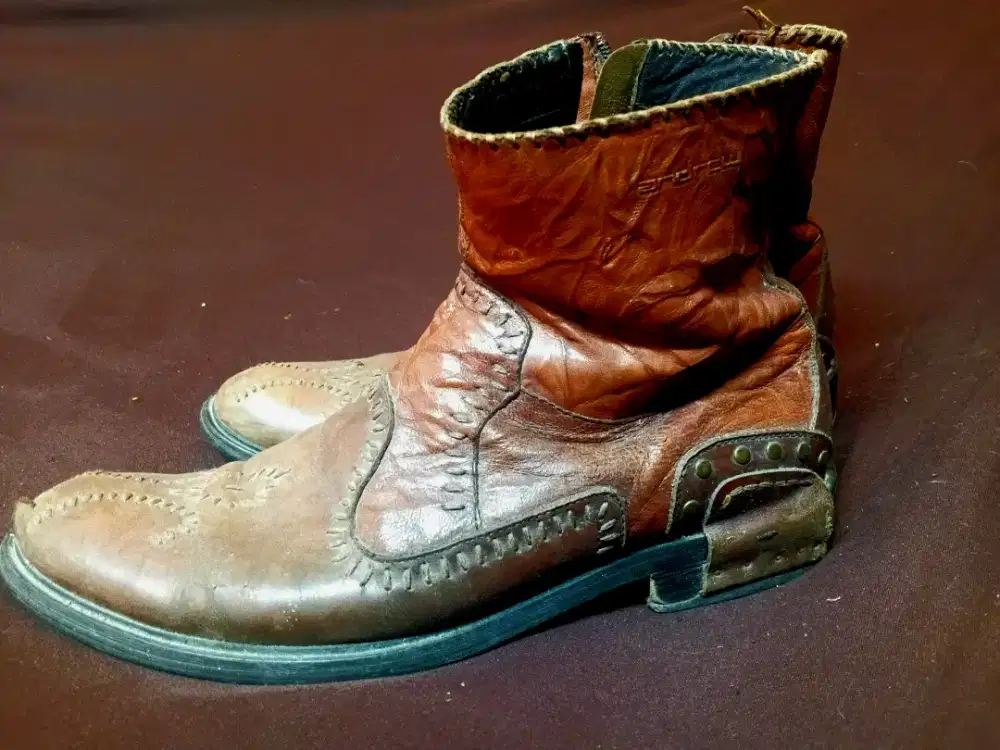 Sepatu kulit merk Andrew