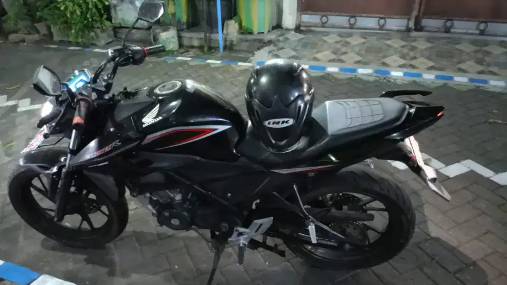 Dijual Cepat Motor Honda CB 150R Lengkap Pantau - Lagi Butuh