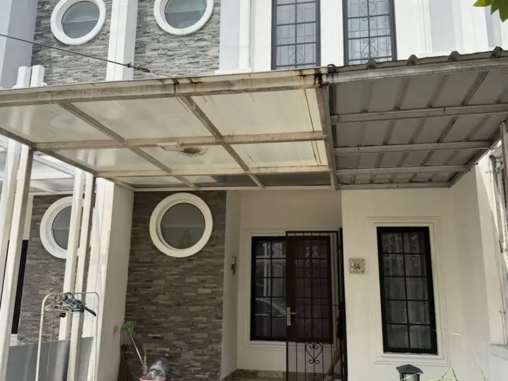 Dijual Rumah Cluster Sevilla Townhouse Jababeka,Shm, Semi Furnish,Bisa KPR