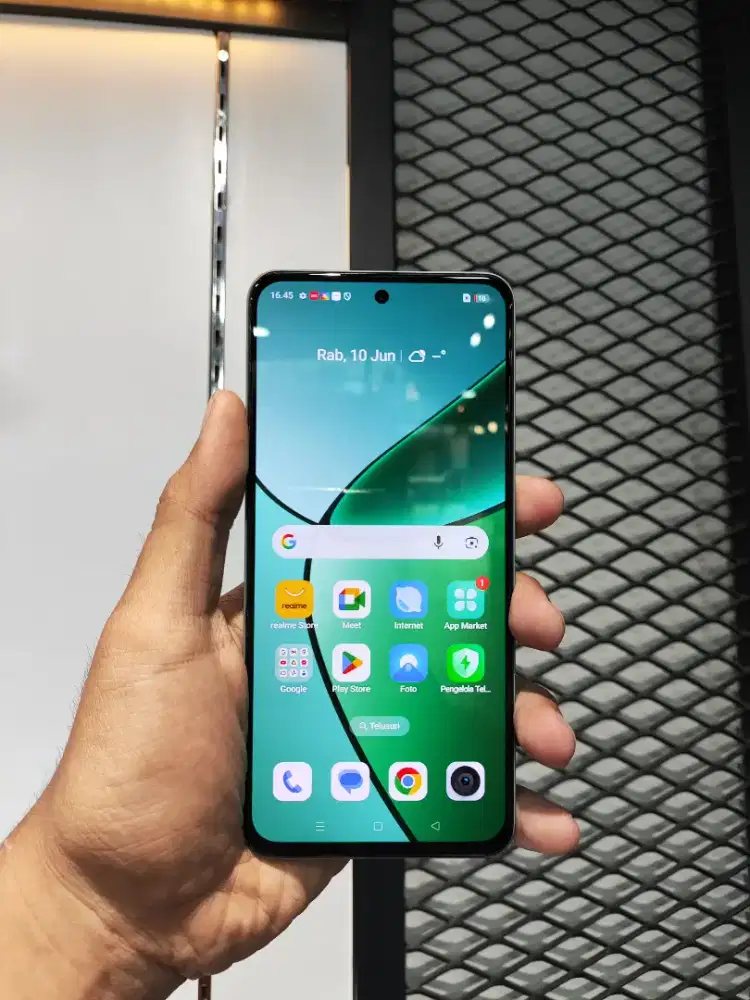 Realme 12+ 5g   .