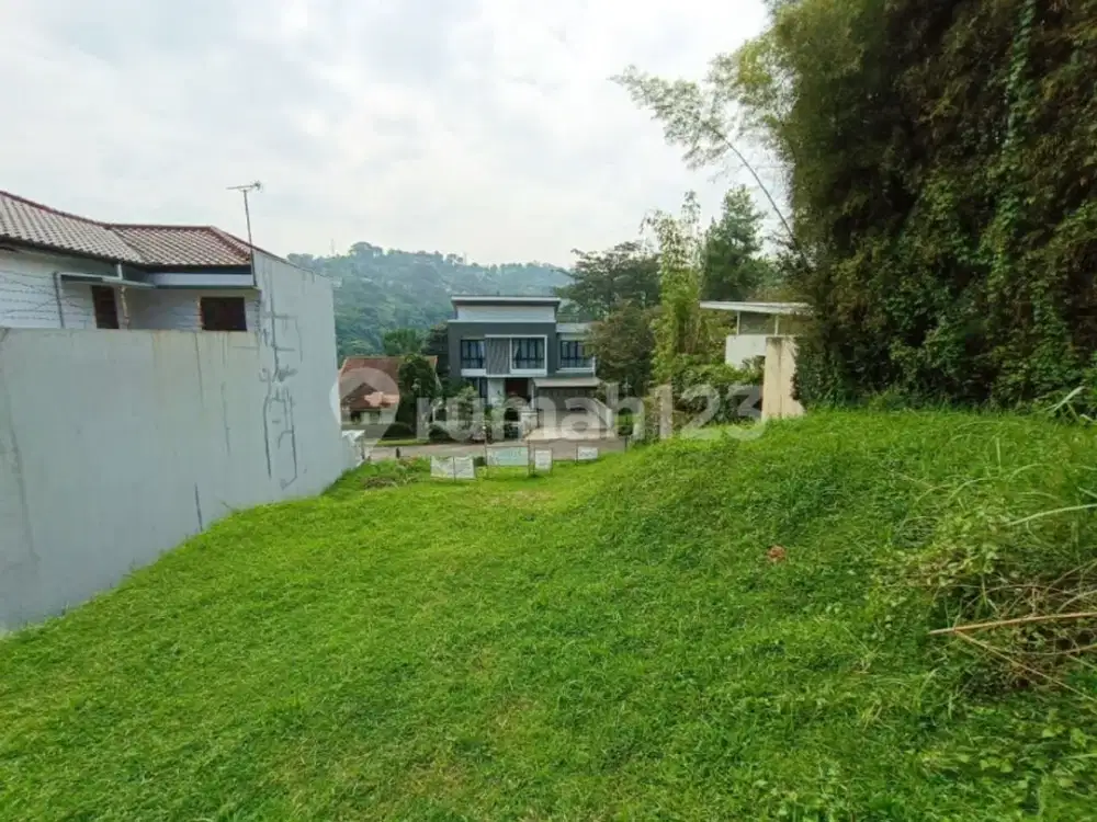 Tanah Bentuk Kotak di Dago Resor Bandung