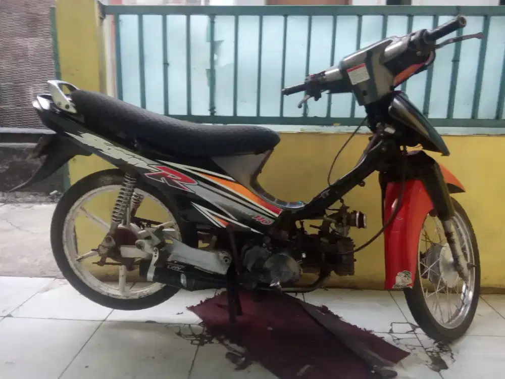 Jual motor surat komplit 1,7net aja.