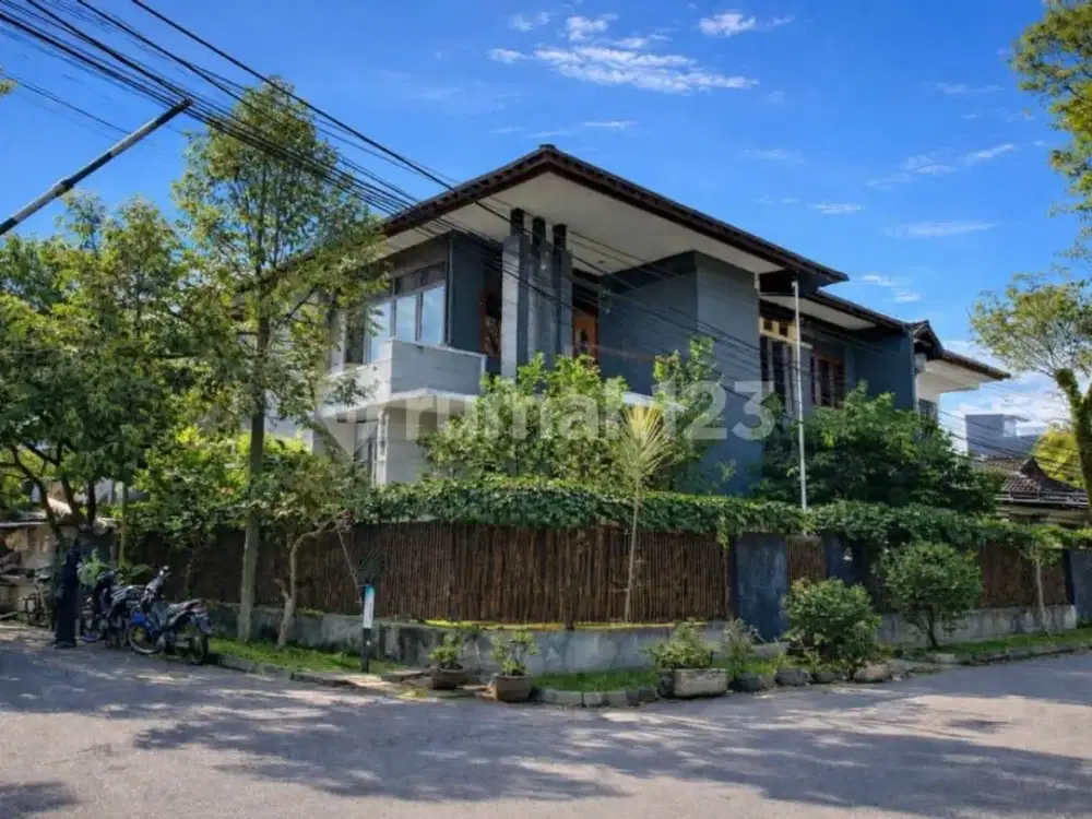 Rumah Mewah 2 Lantai di Turangga Buah Batu Bandung
