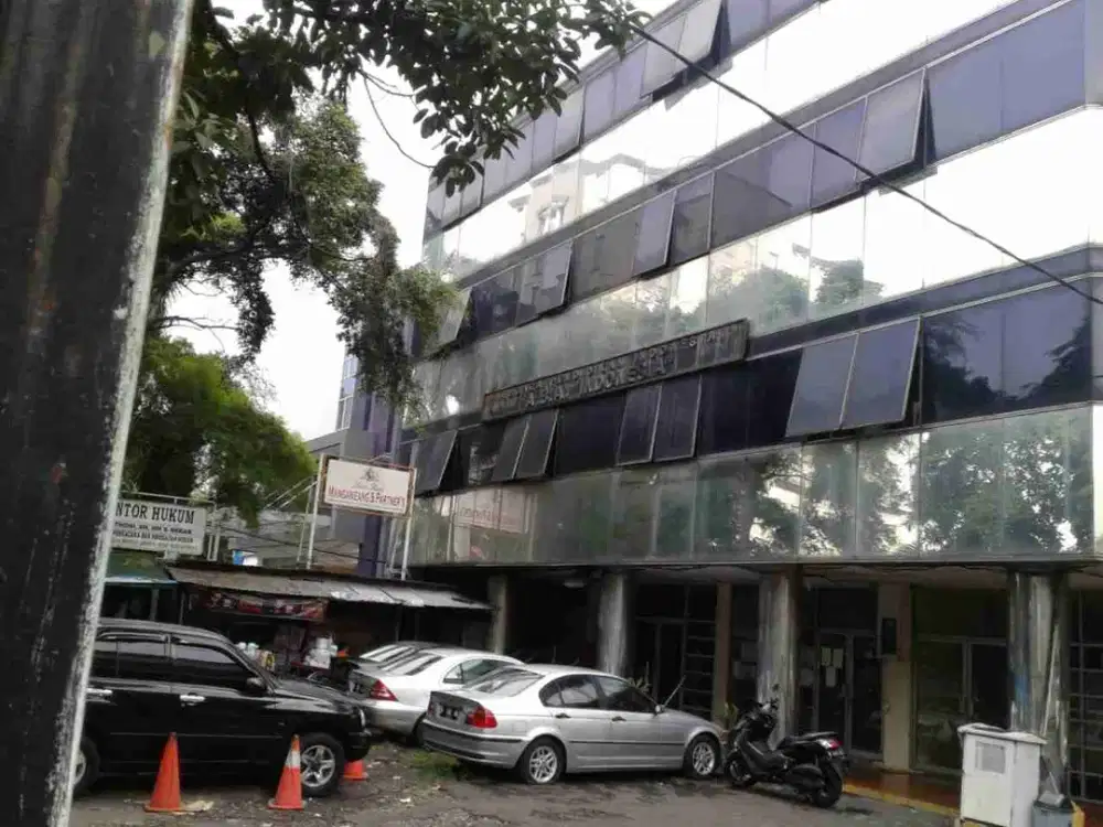Gedung Kantor Jual Harga NJOP di Cikini, Jakarta Pusat