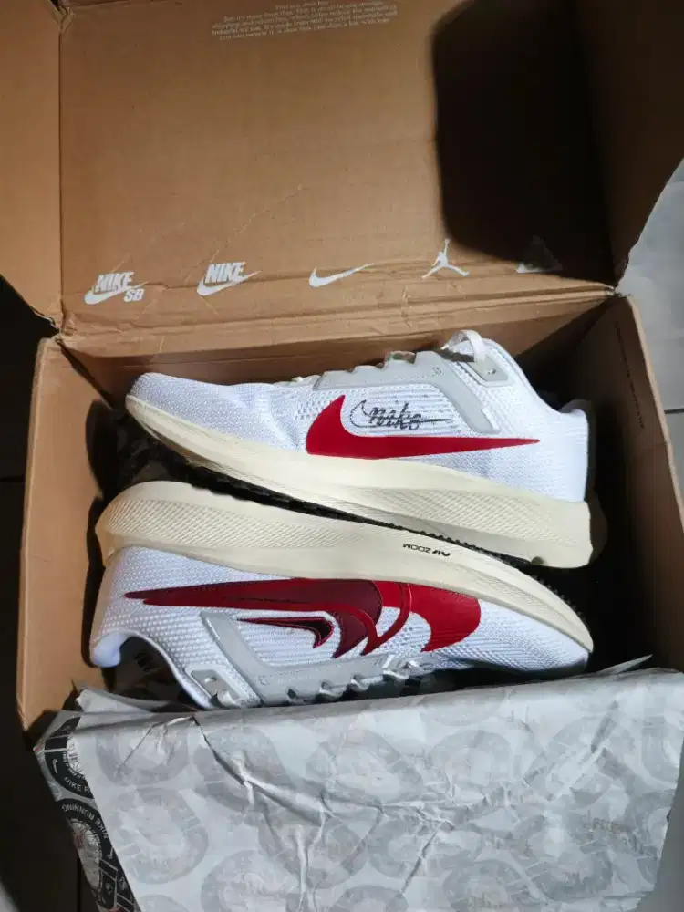 Sepatu running Nike Pegasus