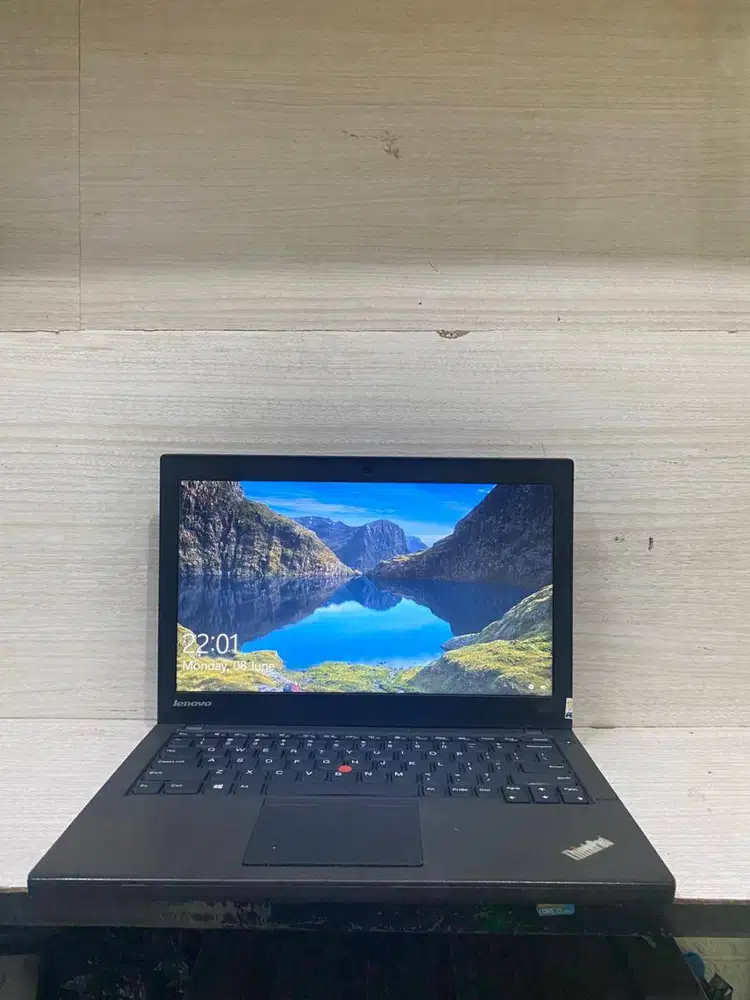 Lenovo Thinkpad X240 Intel core I5 Gen 4 Ram 8GB SSD 128