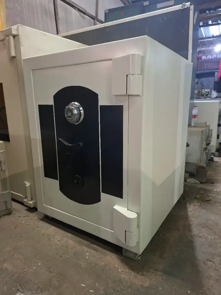 Brankas /brangkas bekas berkualitas mrk cassa