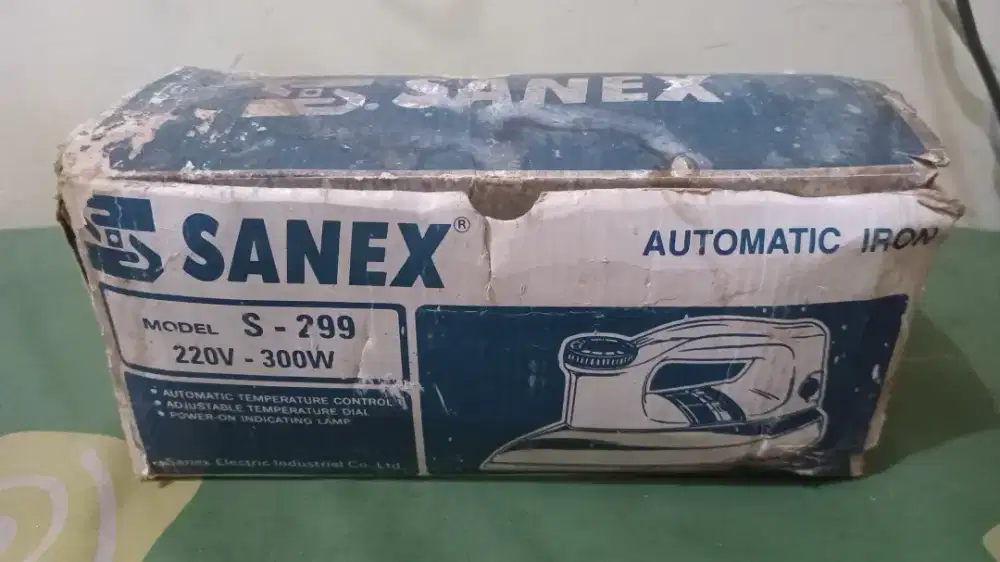 Setrika Listrik Merk SANEX Tipe S-299