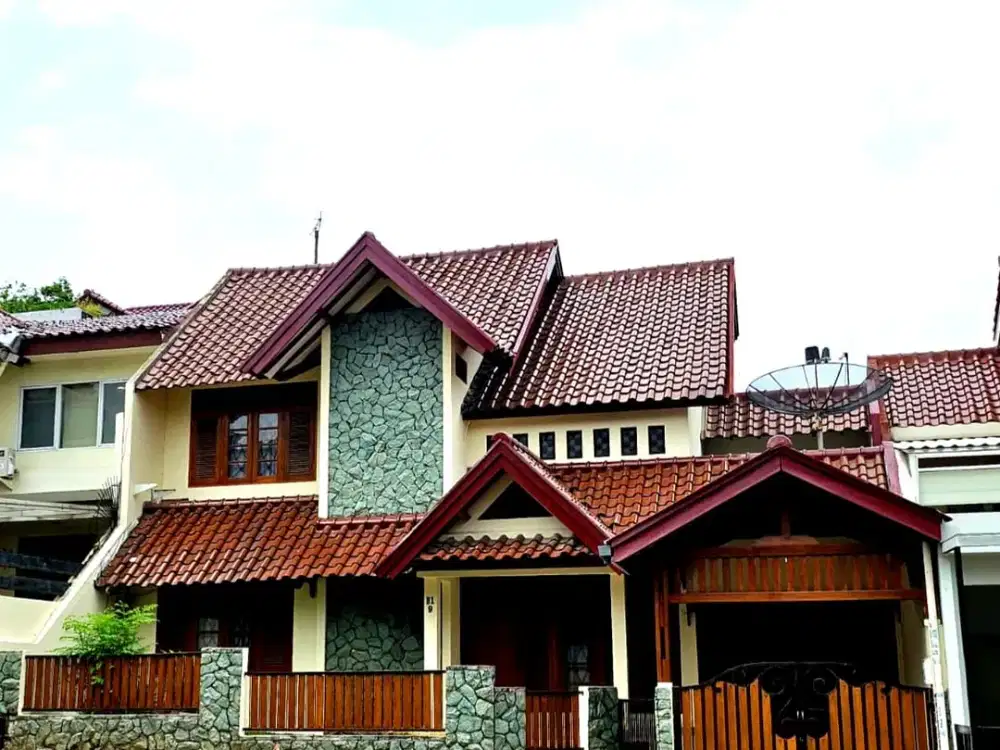 Rumah 2 lantai dalam komplek cinere