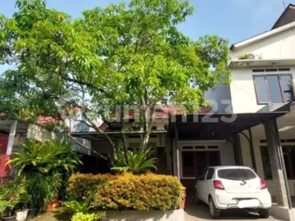 Rumah Bagus Siap Huni SHM di Komplek Pinus Regency Bandung