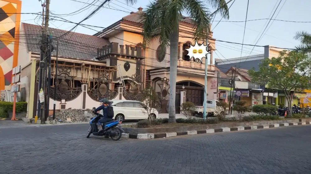 DIJUAL RUMAH SUPER LUAS JALAN KALIMANTAN GKB GRESIK!