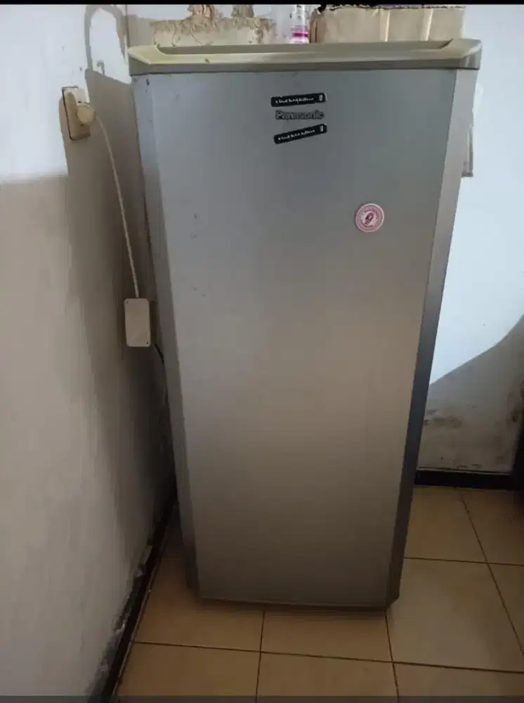 Dijual lemari es panasonic 1 pintu