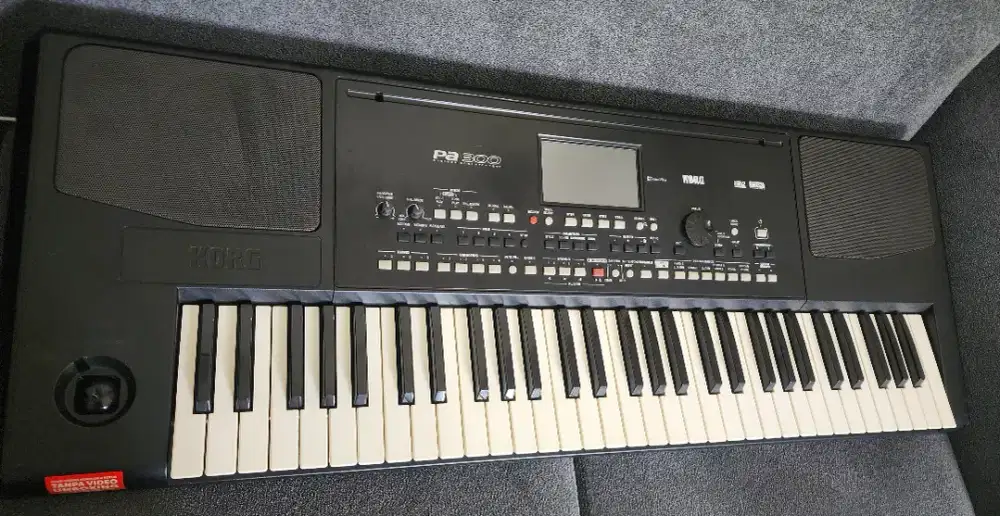 KORG PA 300 Kondisi OK
