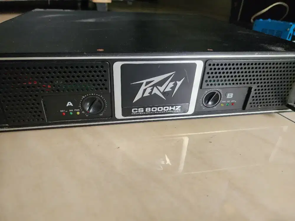 POWER PEAVEY CS8000HZ Like New