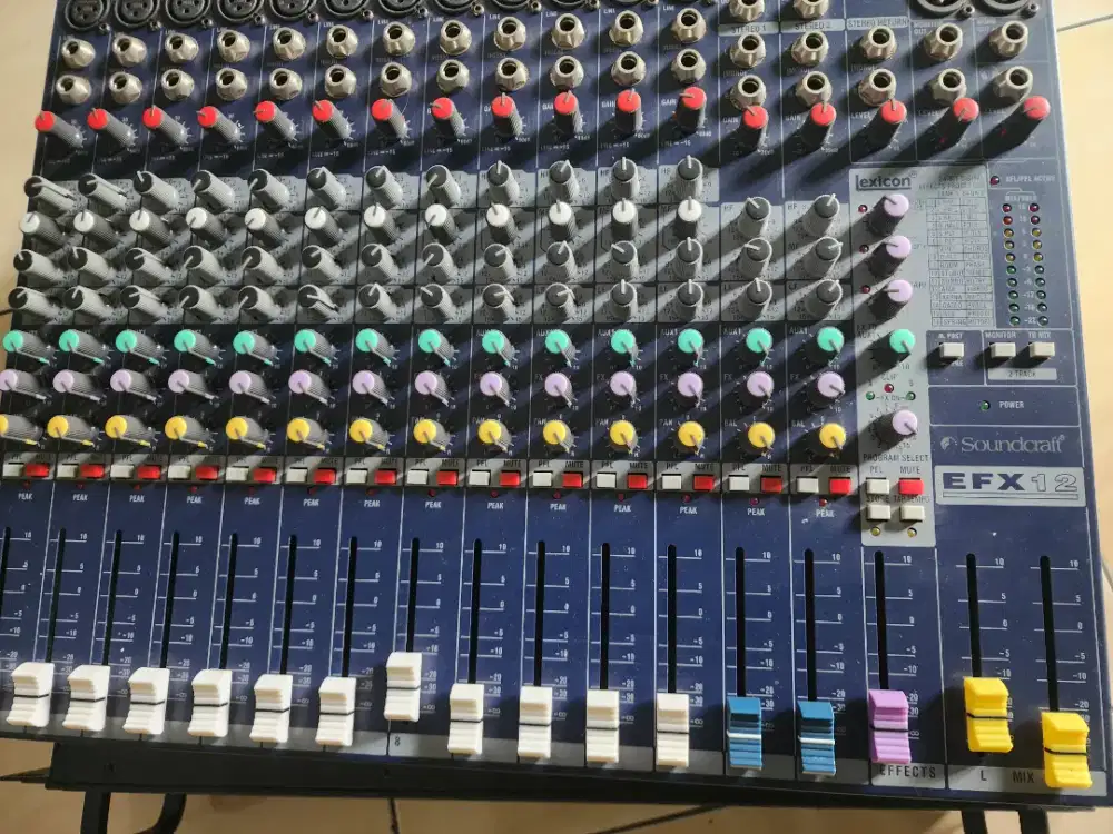 Mixer Soundcraft EFX12