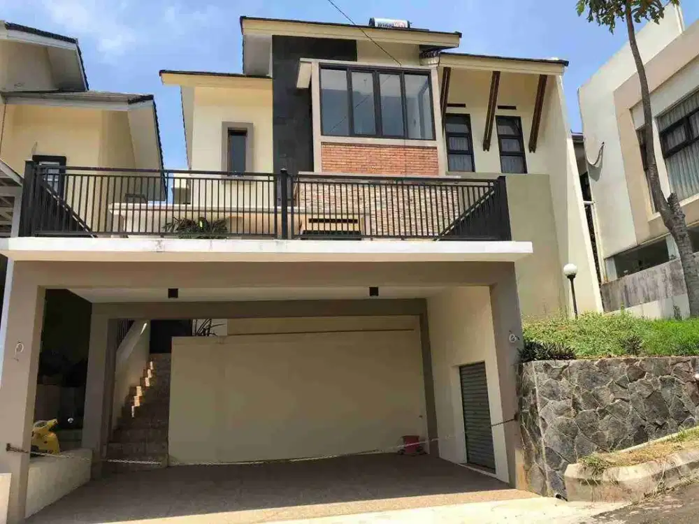 RUMAH 2 LANTAI SIAP HUNI HANYA 1,35 MILIAR