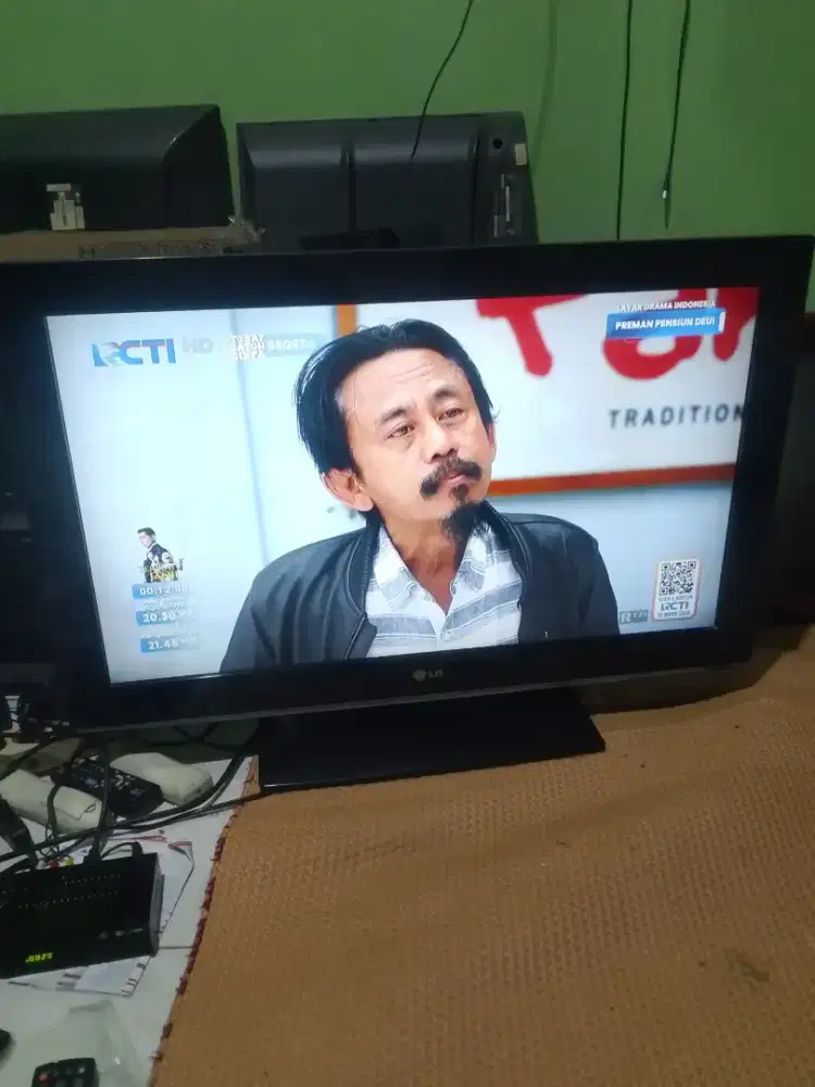 Tv led 32 inch LG+stb normal siap tonton nego tipis