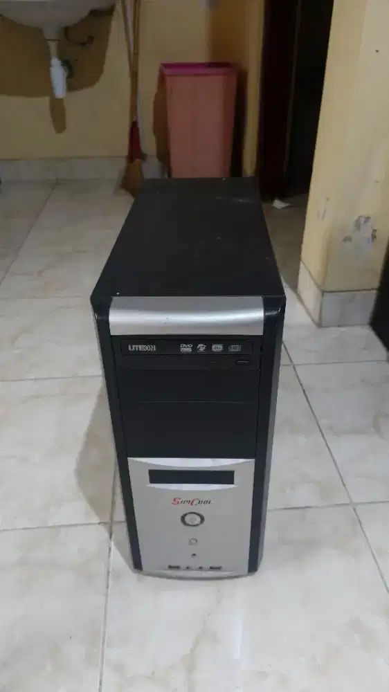 Jual sepaket monitor, cpu beserta isinya dan keyboard komputer