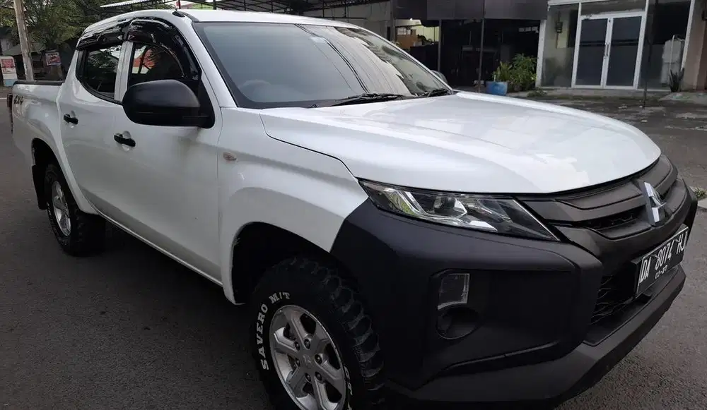 Mitsubishi strada triton tahun 2022
