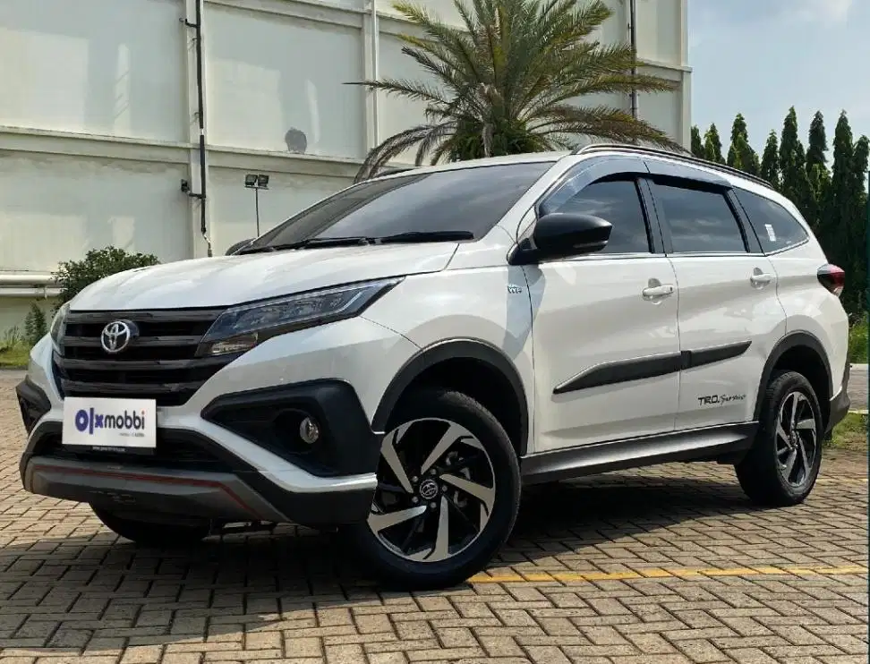 TDP 12 JT Toyota Rush 1.5 TRD Sportivo Bensin-AT Putih 2021