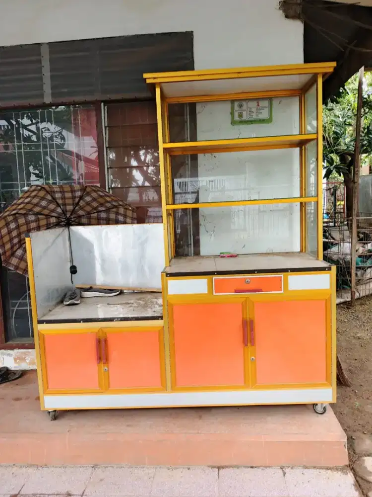 Rak jual mie baru