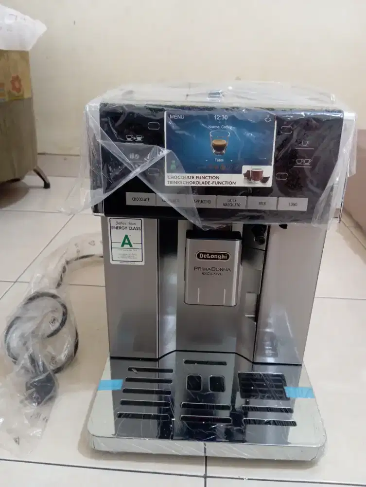 DeLonghi PrimaDonna Exclusive ESAM 6900.M Full Auto Coffee Machine New