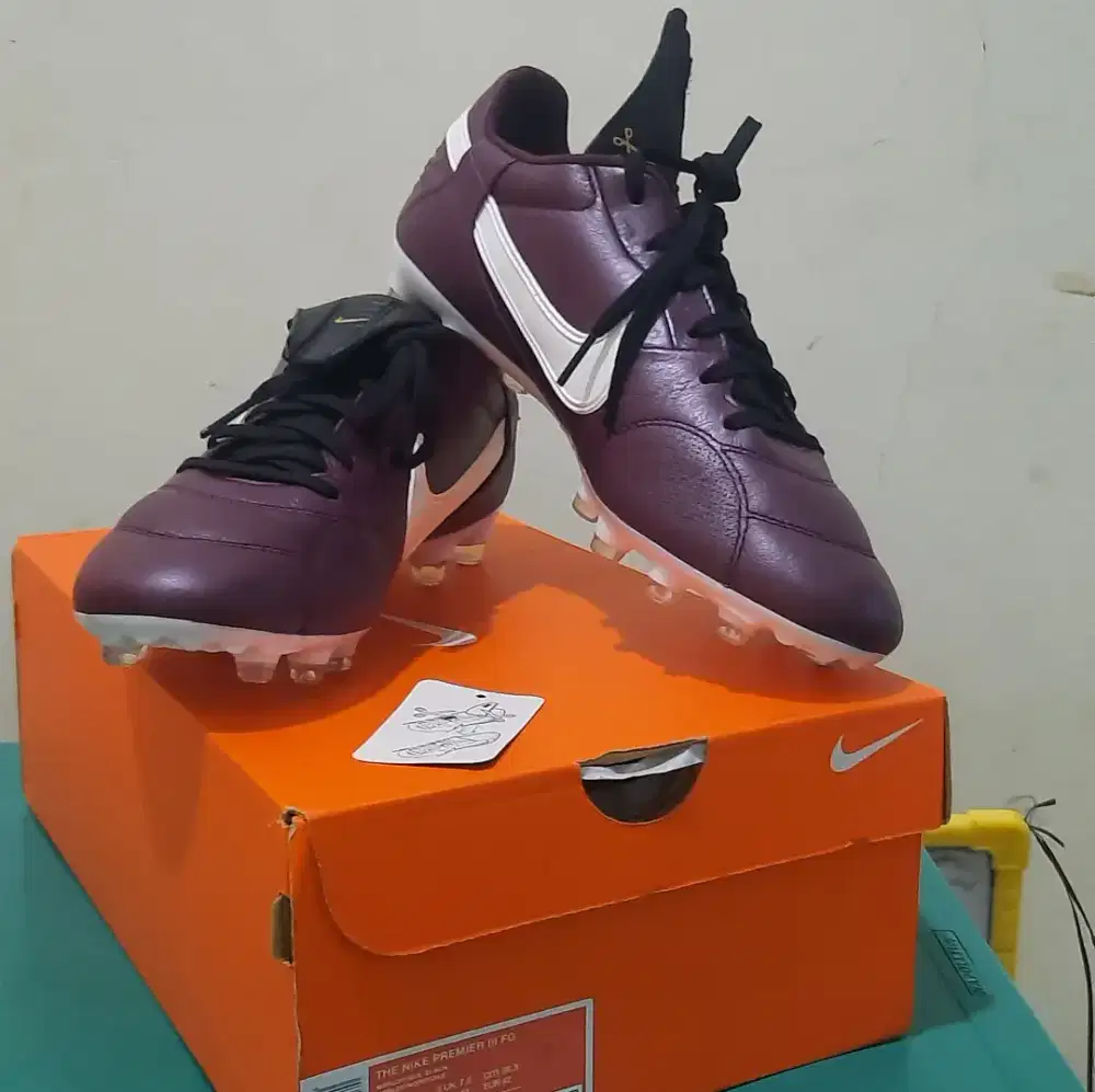 Nike Premier 3 FG ukuran 42