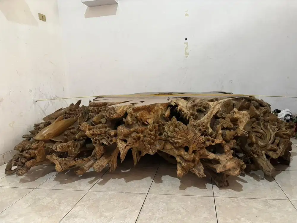 Kayu akar jati tua utuh tampa sambungan ,ukir ikan bawa laut