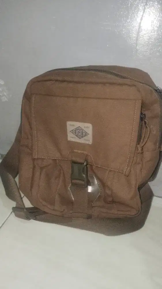 Tas slempang eiger sender shoulder bag