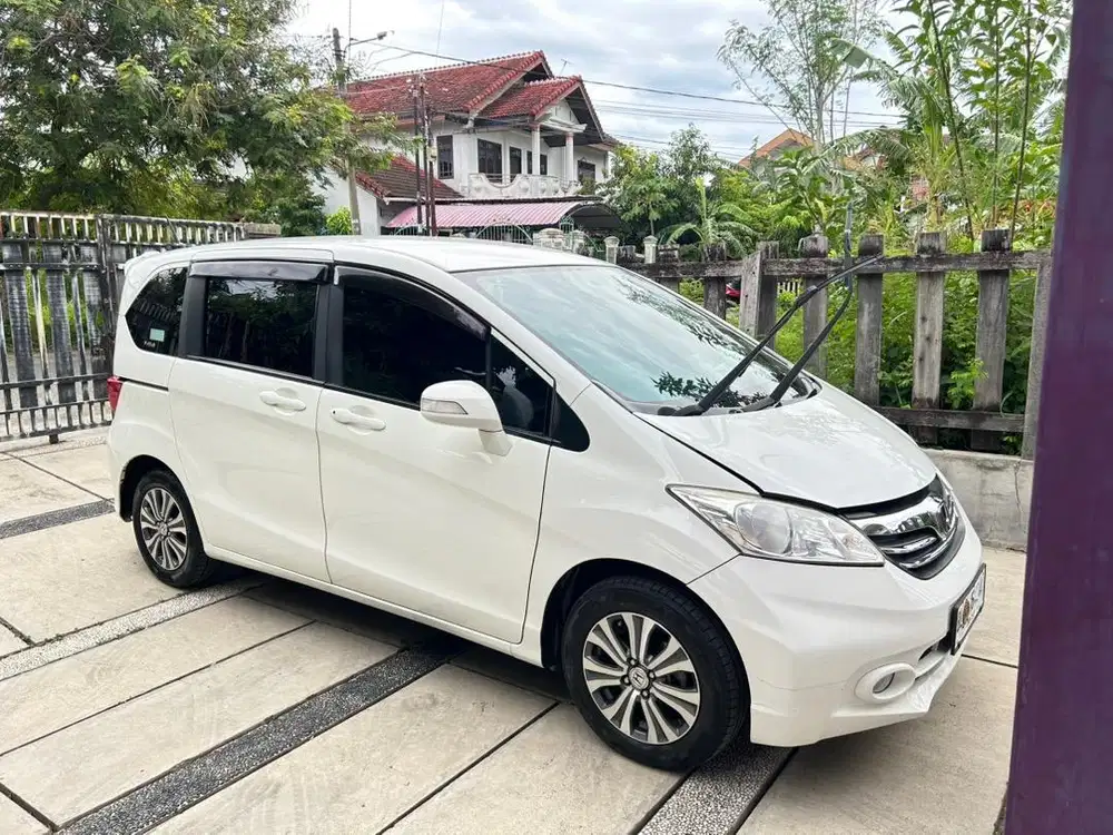 Dijual Honda Freed 1.5 Matic 2013