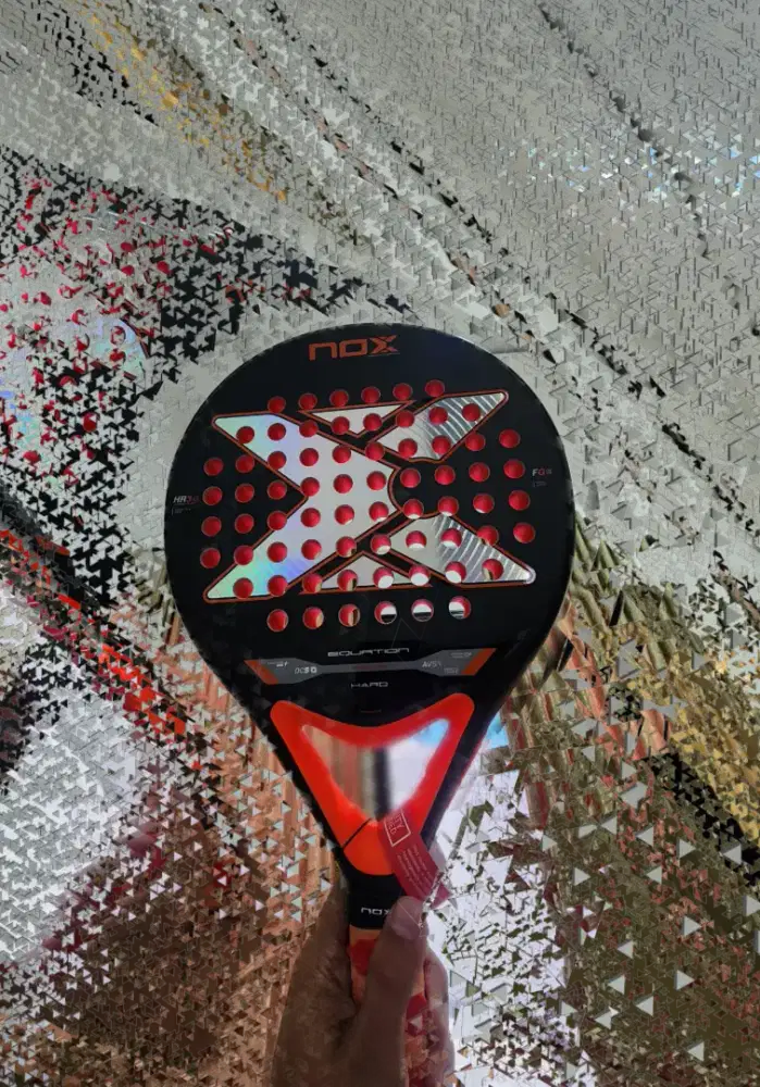 RAKET PADEL MERK NOX LIKE NEW