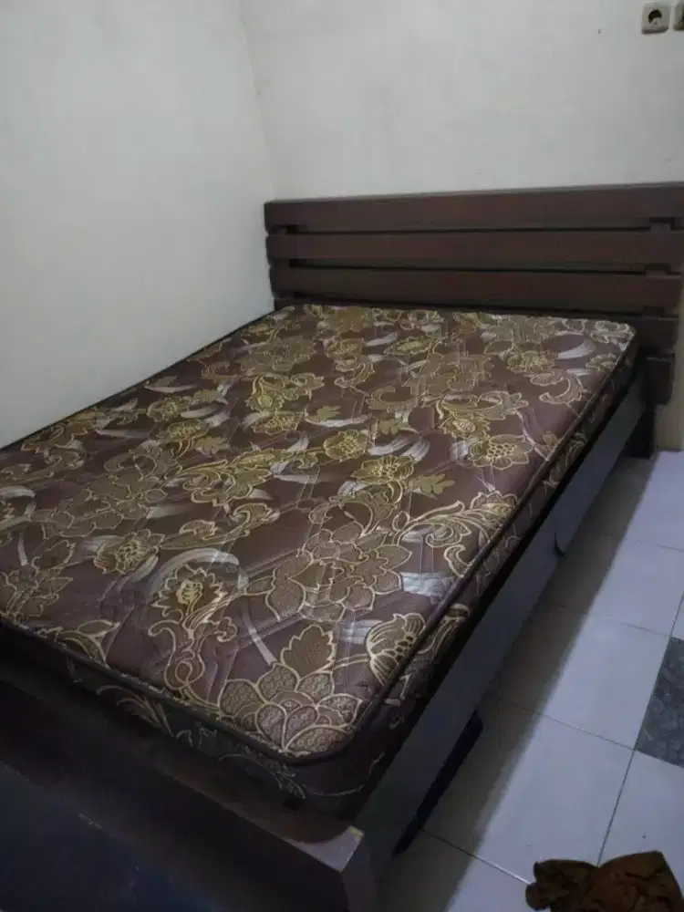 Jual tempat tidur