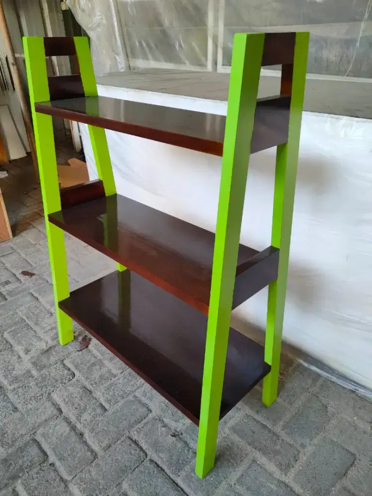 Rak Buku Kayu manglid