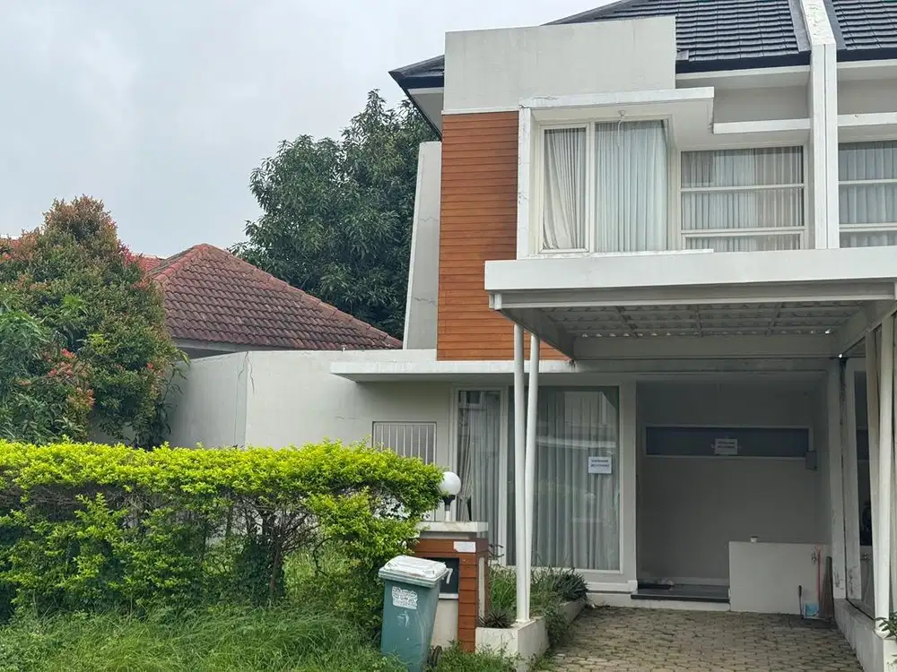 Disewakan rumah 2 lantai di Graha Estetika, Banyumanik, Semarang