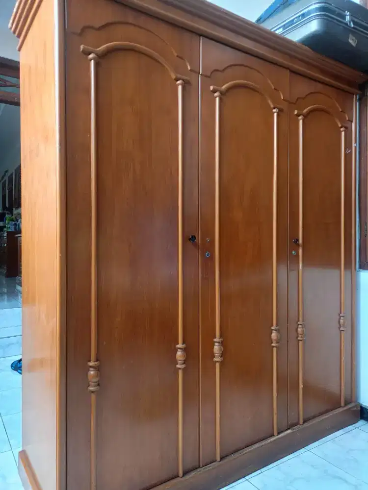 LEMARI KAYU JATI ASLI