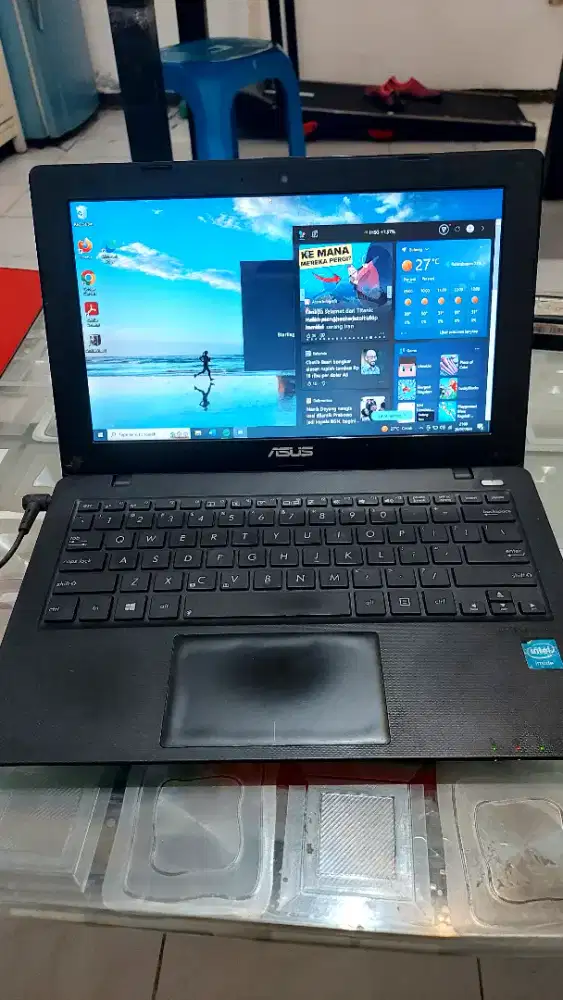 Laptop Asus x200ca intel celeron Ram 4 windows 10 HDD 500GB
