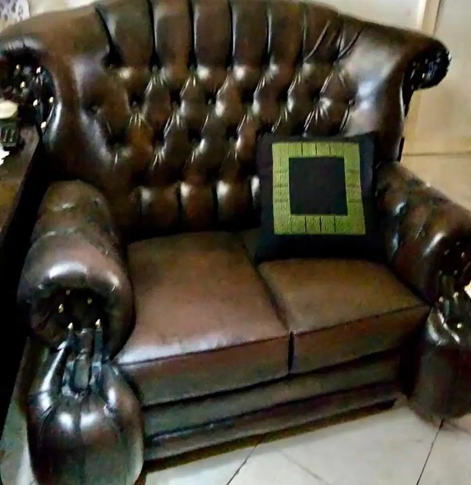 Sofa jaguar warna coklat hitam