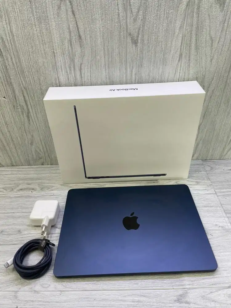 MacBook Air M2 13inc 16/256 Midnight Second Ibox