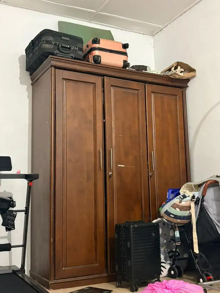Lemari pakaian 3pintu