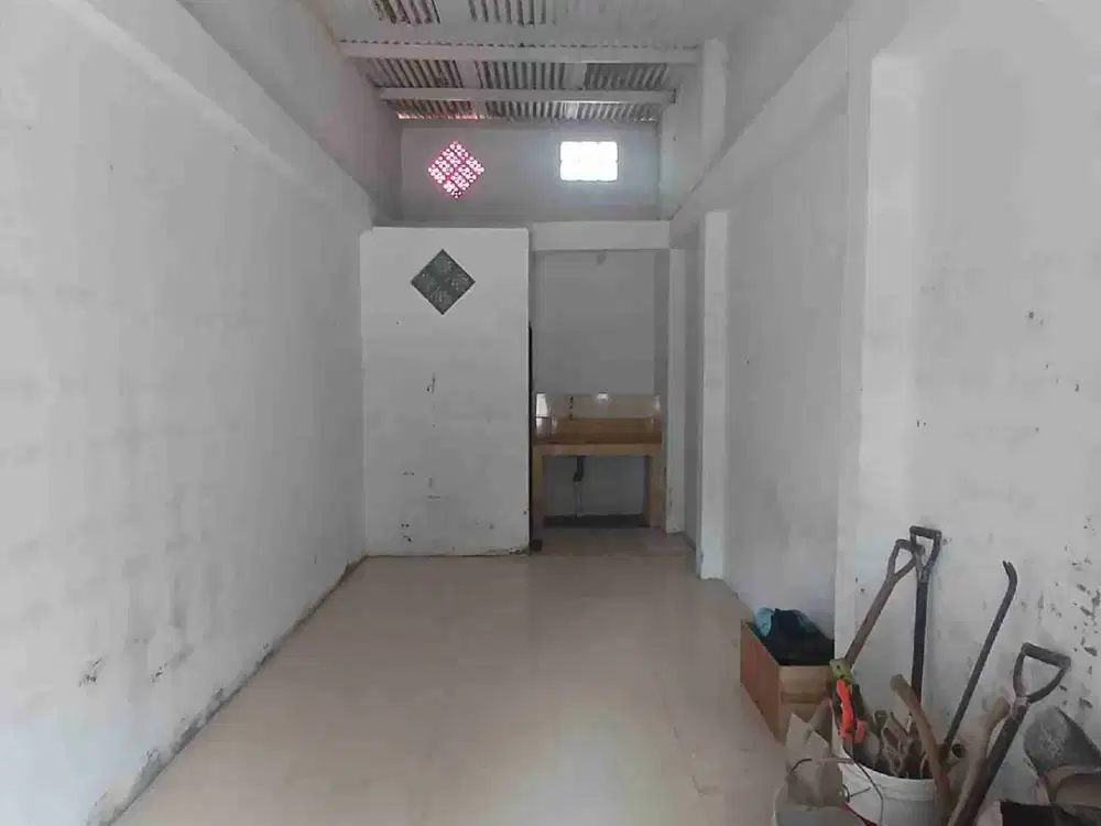 Jual/Sewa
Rumah TKI 1 
LT 130m²
LB 105m²
LM 12mtr
Hadap Utara
3KT 1KM
J-Pump
2200watt
SHM
Harga Sewa 30jt nego
Harga Jual 995jt nepis