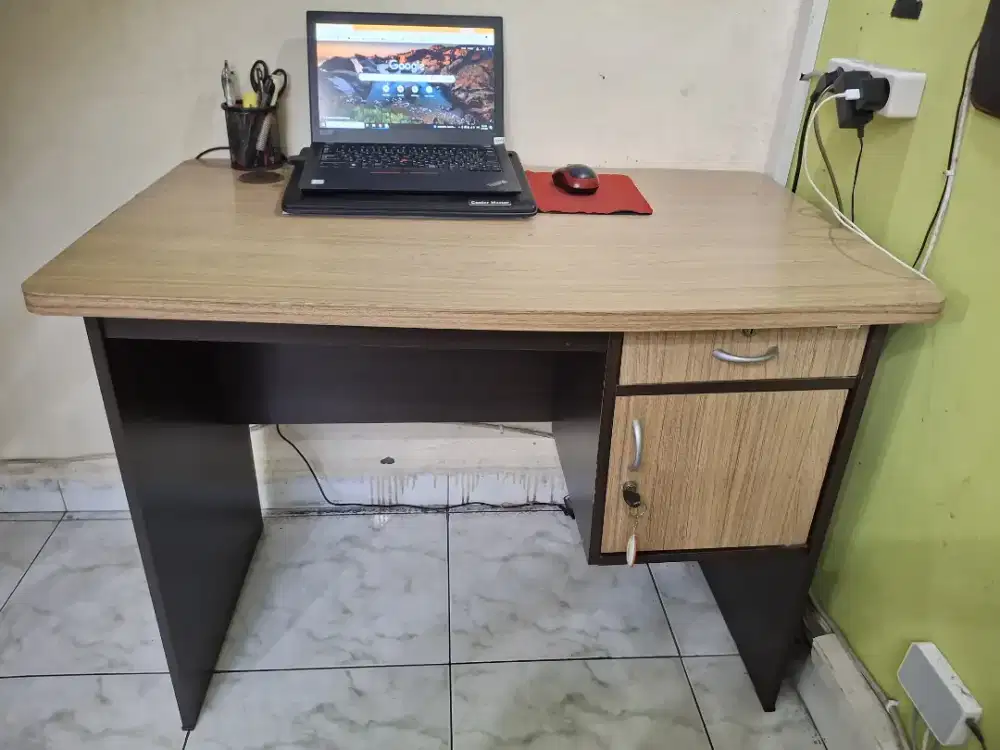 Meja kerja merk active