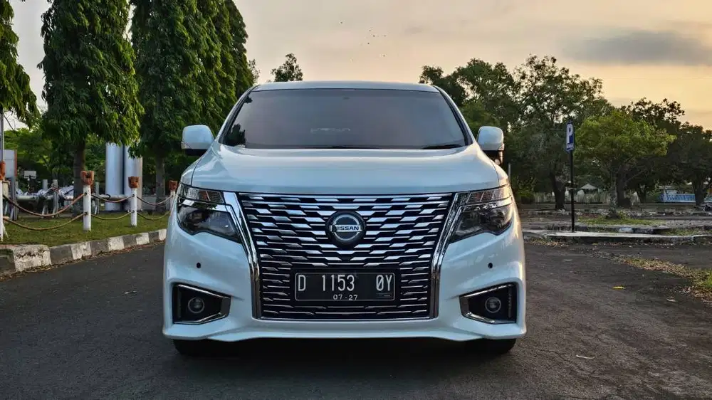 Nissan Elgrand E52 2012 rasa Facelift 2020 Low KM 89 ribu...