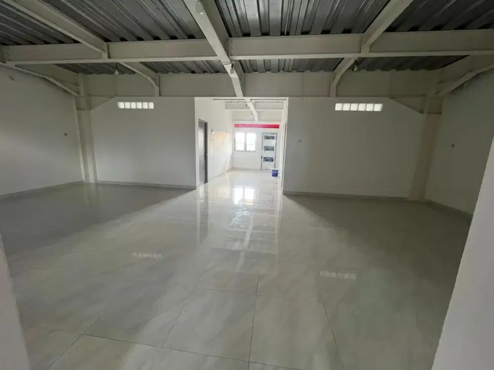 DISEWAKAN RUKO BARU 3 LANTAI DI JALAN MAGELANG, TEGALREJO, KOTA JOGJA
