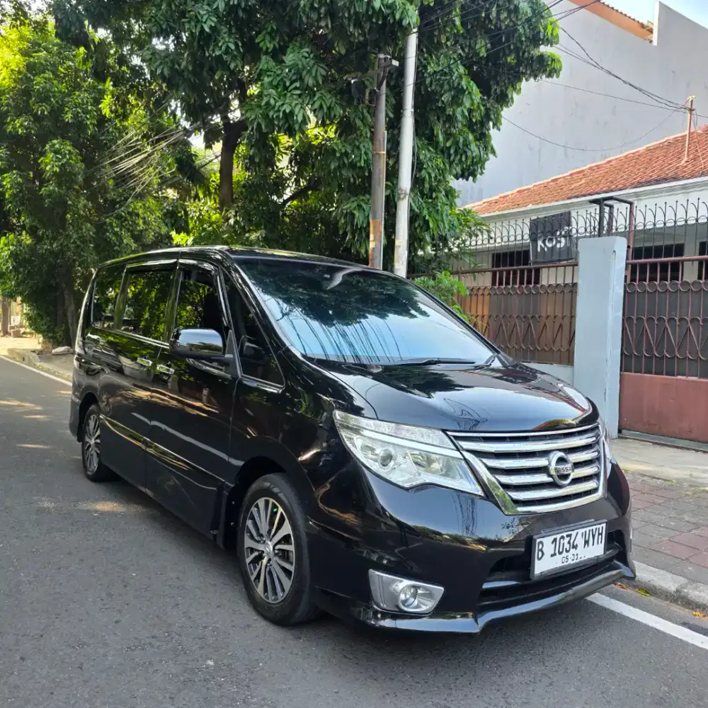 KM 80RB. ANTIK bagus sekali. Nissan Serena HWS 2015 Hitam