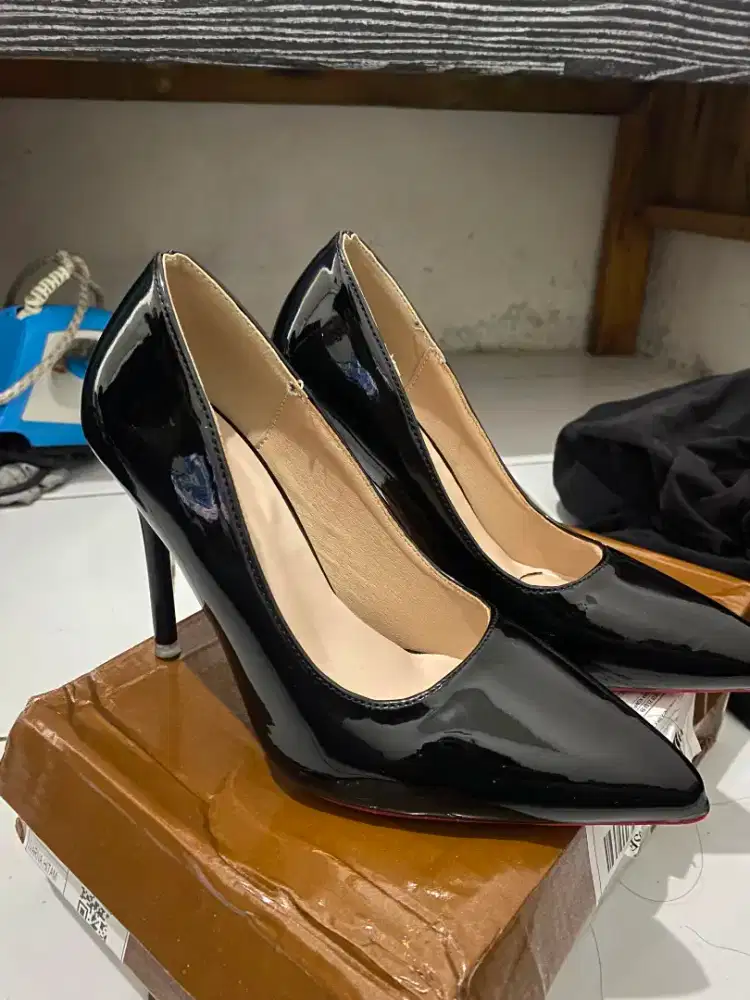 Sepatu heels merk FF type SH-005 (baru)