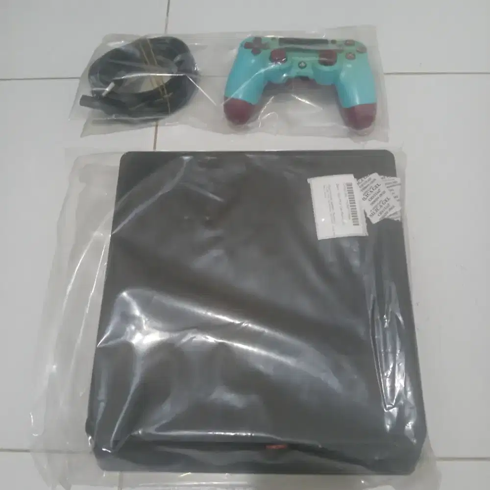 Play Station PS4 Slim 1 TB Original