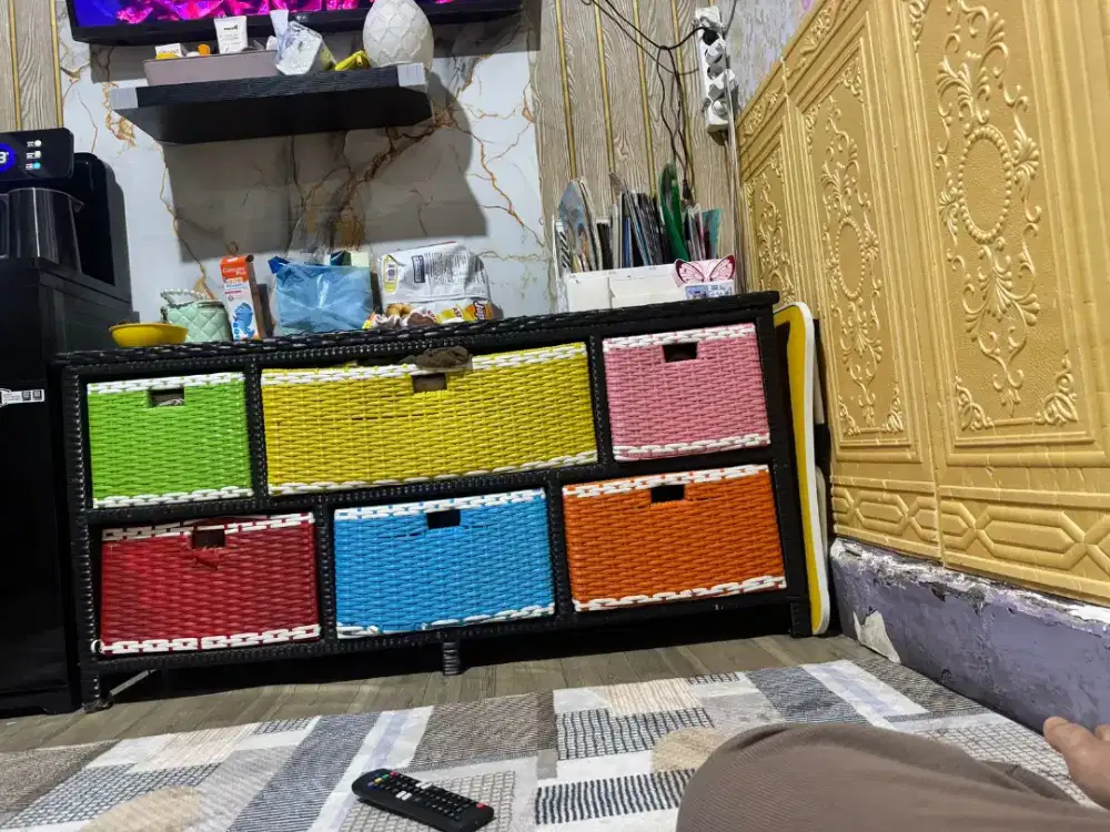 Dijual lemari baju anak