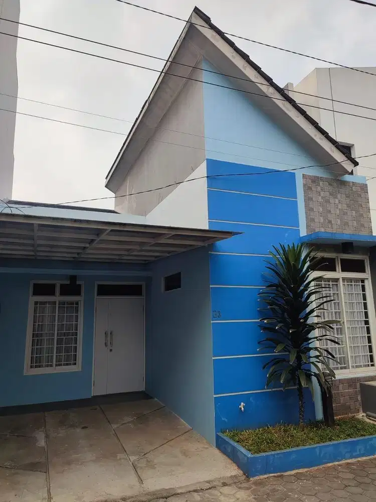 DISEWAKAN RUMAH DI PUSAT KERAMAIAN GALAXY BEKASI